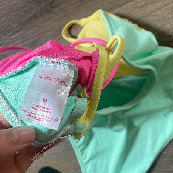 Colorblock Swimsuit - Picture 5 of 5